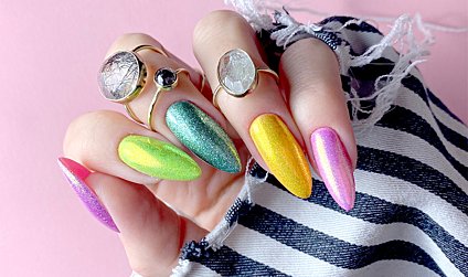 Shimmering summer designs - create unique nail designs with Indigo effects