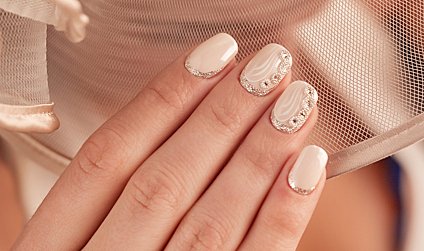 Caviar, Hexagons and Dots nails – super trio!