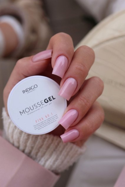 Czym się różnią paznokcie żelowe od hybrydowych? Rozwiewamy zagadkę stylizacji!