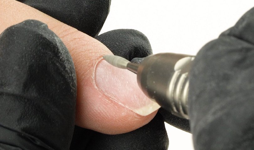 Manicure frezarkowy i usuwanie masy żelowej - co musisz wiedzieć?