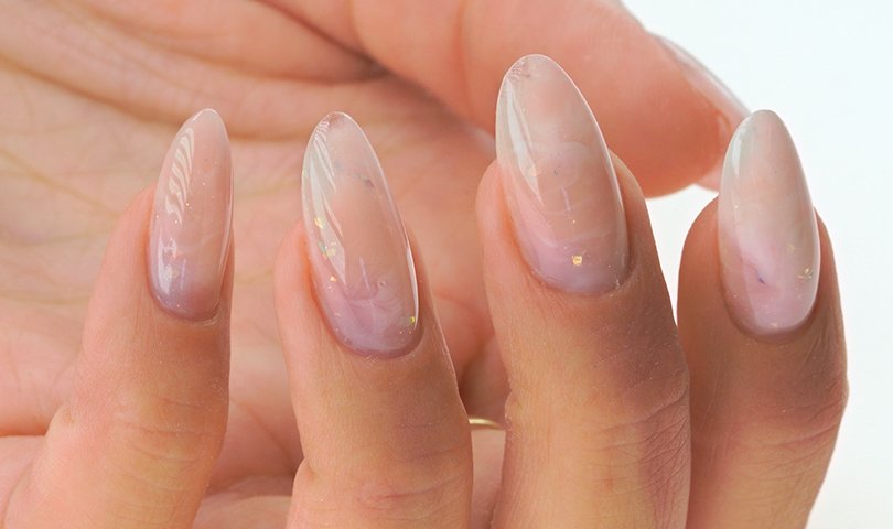 Efekt marmuru na paznokciach - zobacz, jak zbudować kompletną stylizację w 1,5h