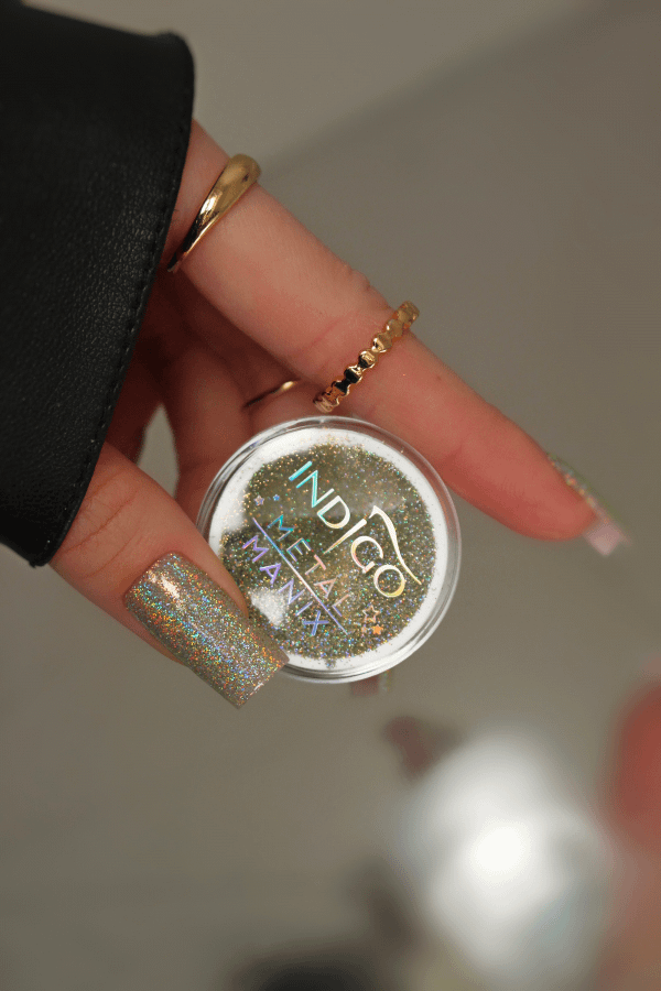 Jak zrobić pierwszy raz hybrydy u klientki? Checklista higieny, produktów i techniki